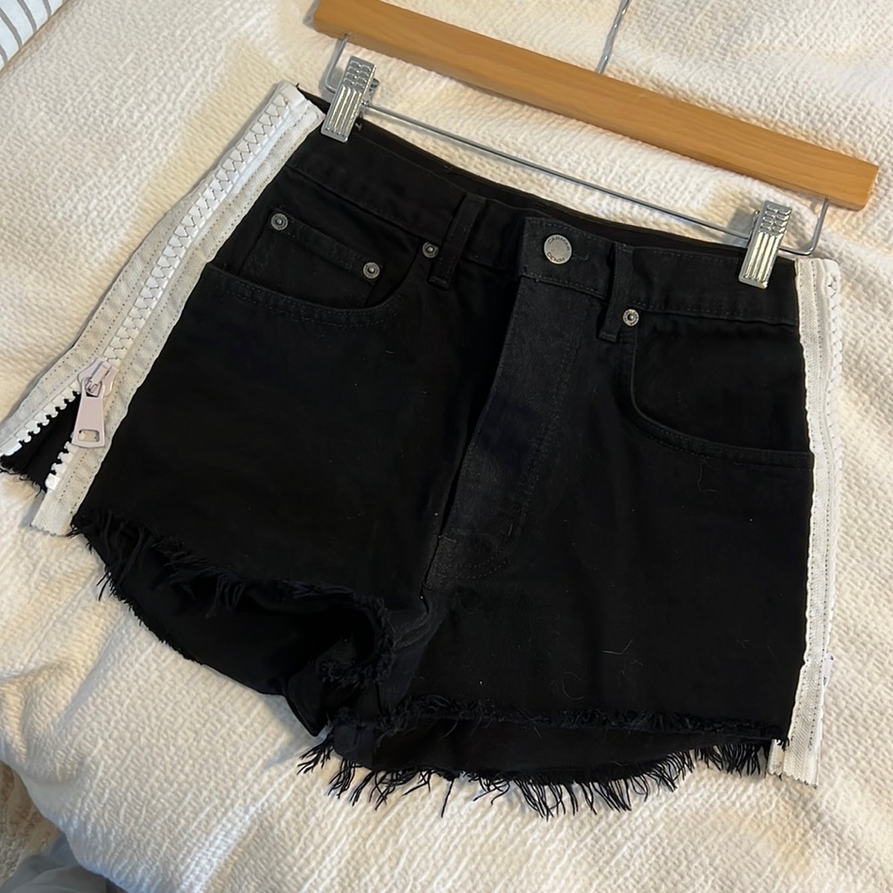 LF carmar black high rise slim fit titania side zipper shorts